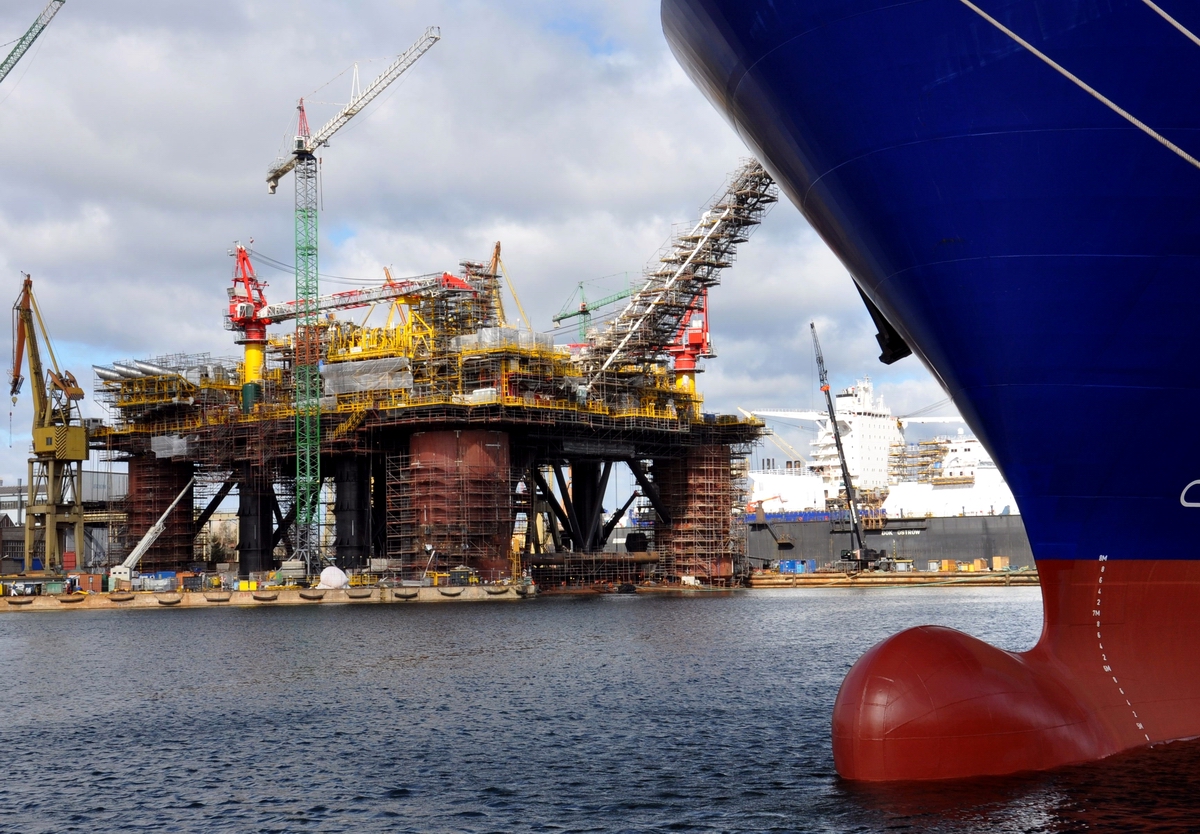 The FPF-1 platform under conversion at Remontowa SA in April 2015. Photo: Jerzy Uklejewski