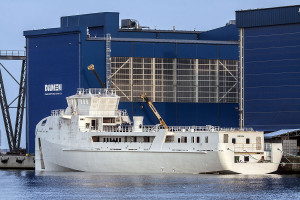 FYS 6911 hull moored at Damen Shipyards Gdynia production halls. Photo: Piotr B. Stareńczak