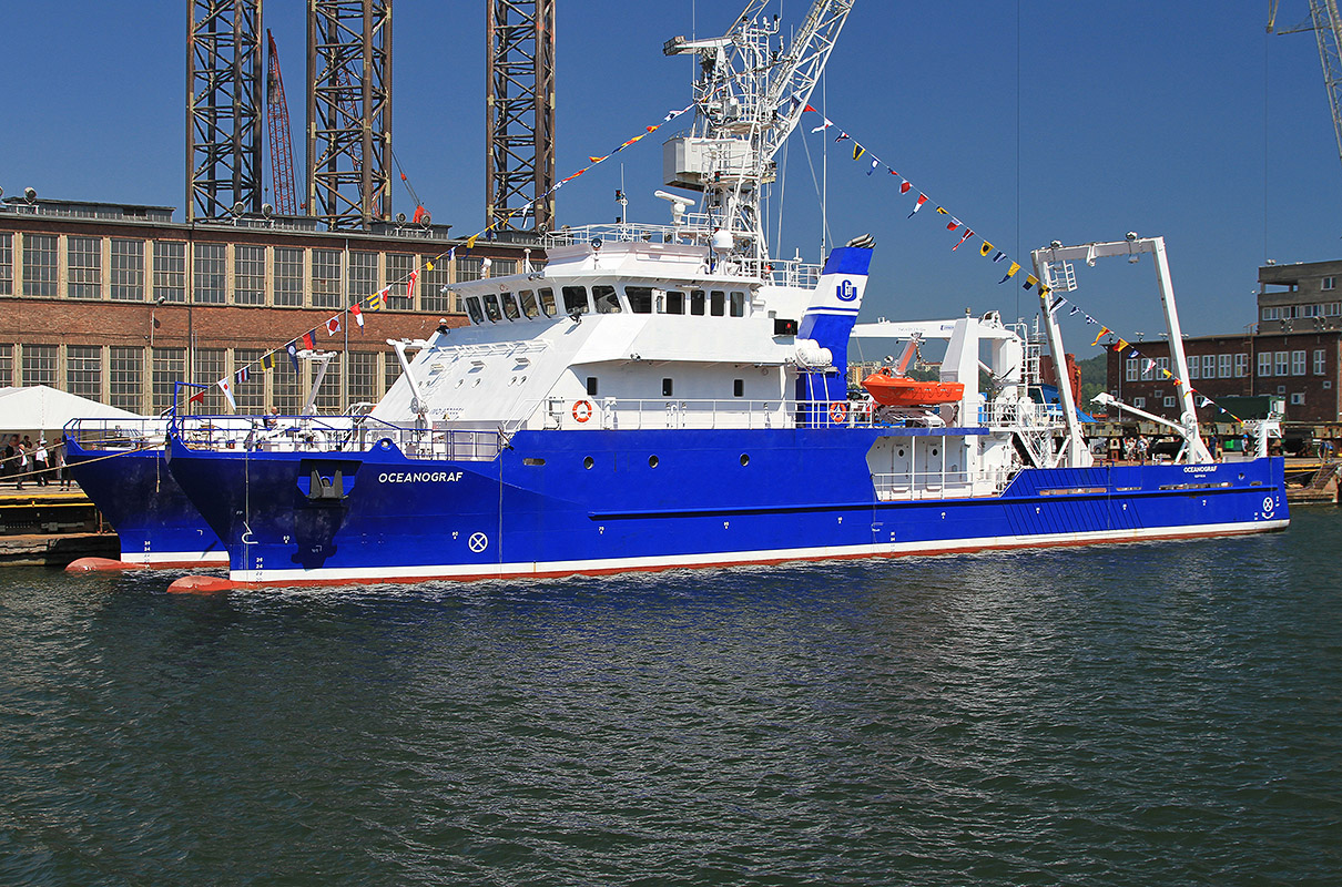 Twin-hull catamaran research vessel christened in Gdynia