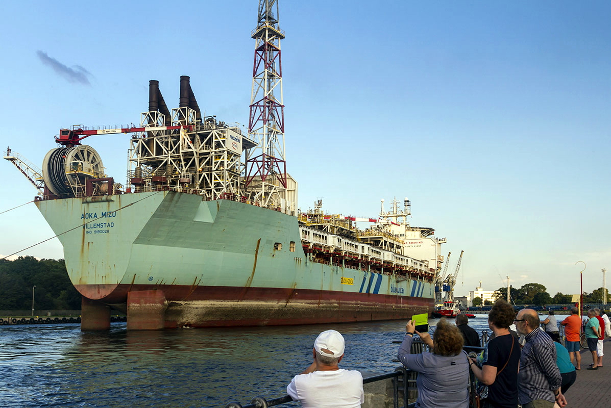 The FPSO really captured the public's attention. Photo: Piotr B. Stareńczak