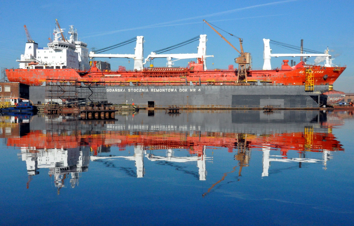 Twin tankers in Gdansk for class renewal
