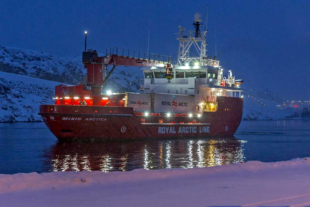 Welcoming Minik Arctica in the port of Nuuk, Grenland Photo: Royal Arctic Line