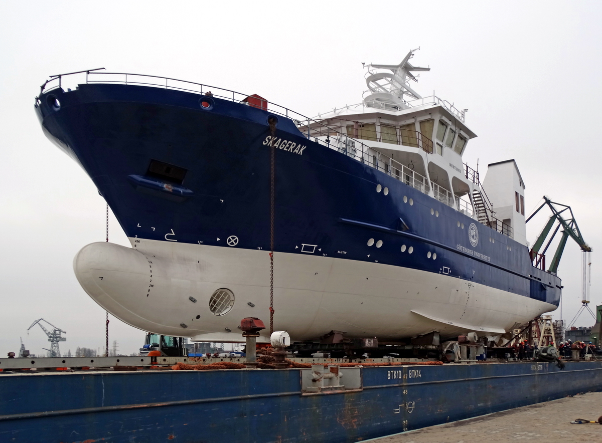 Skagerak on the pontoon-barge, prior to towing to a floating dock, in which the vessel was launched. Photo: Nauta SA