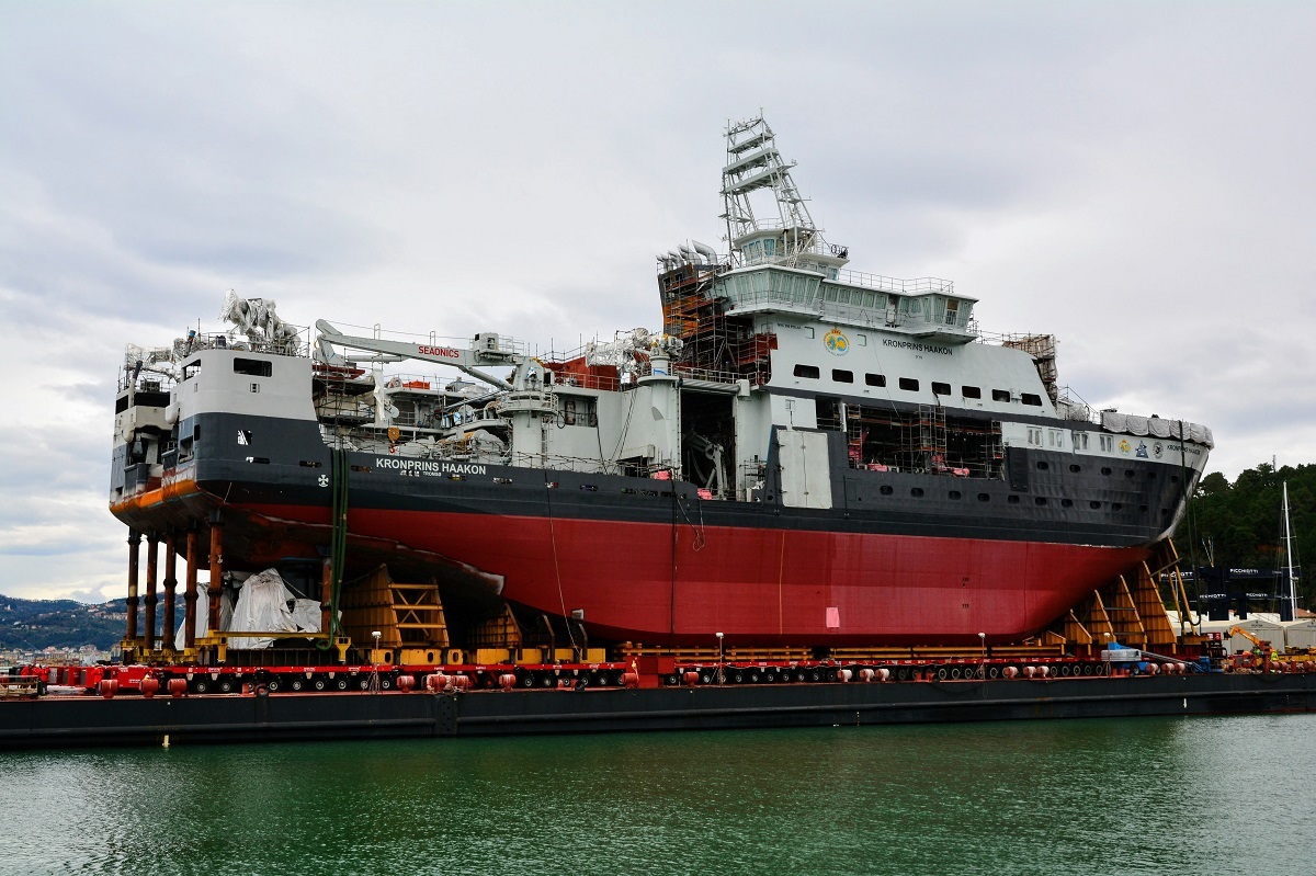 Kronprins Haakon on a slipway at Fincantieri. Photo: Øystein Mikelborg / Norsk Polarinstitutt