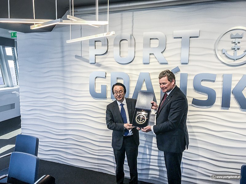 The Port of Ningbo-Zhoushan at the Port of Gdansk