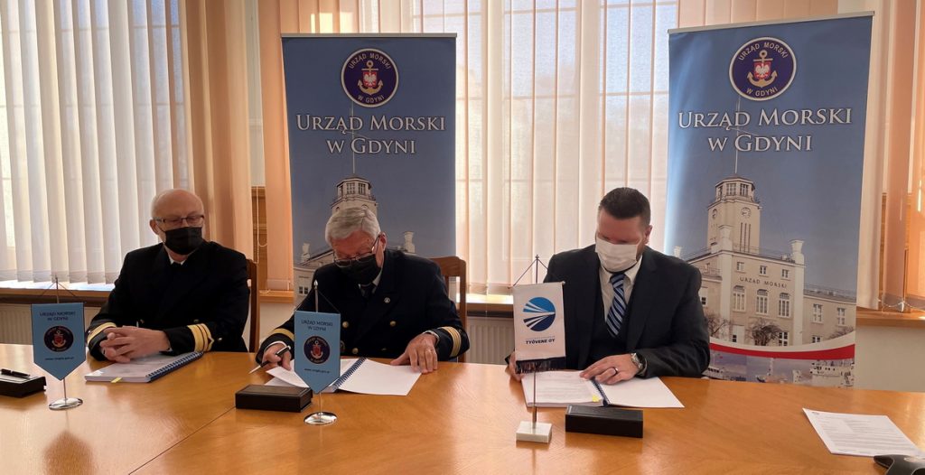 The contract for the dredger construction was signed at the headquarters of the Maritime Office in Gdynia.