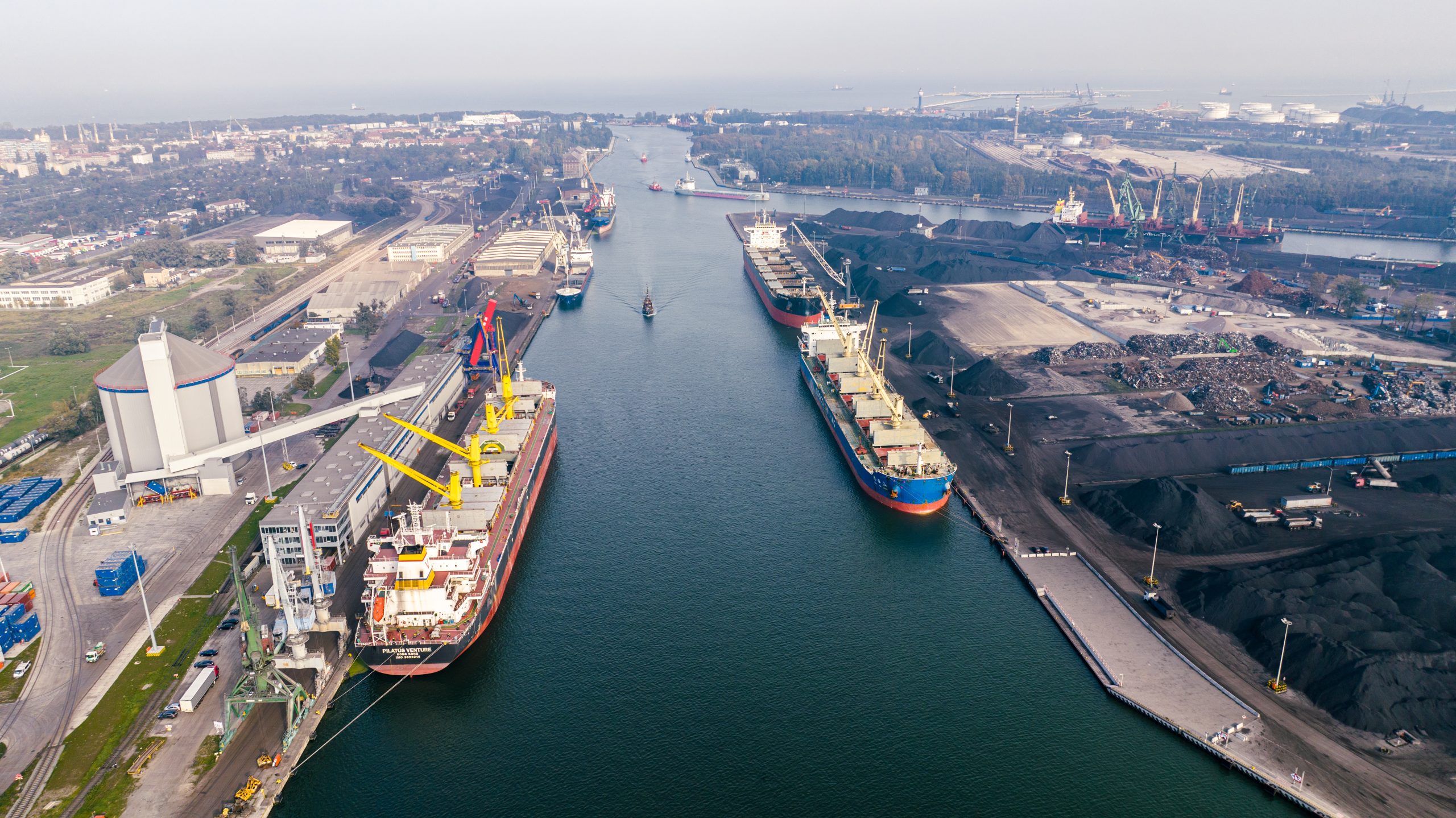 Port of Gdansk goes for a record - first half figures leave no doubt ...