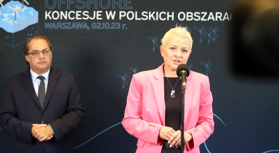 Deputy Minister of Infrastructure Marek Gróbarczyk and Secretary of State in the Chancellery of the Prime Minister and Government Plenipotentiary for Strategic Energy Infrastructure Anna Lukaszewska-Trzeciakowska