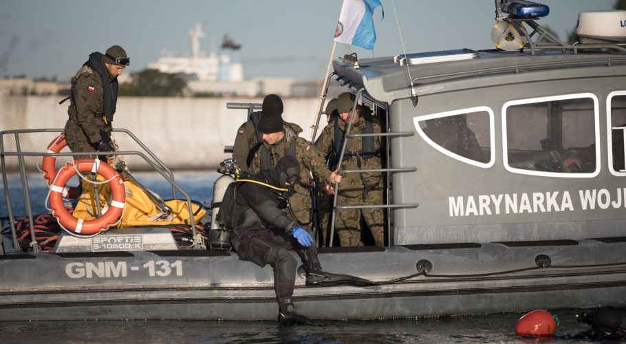Navy divers